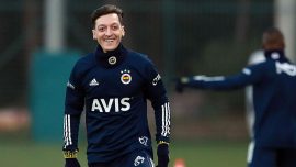 Mesut Özil'den İrfan Can Kahveci'ye "hoş geldin" mesajı