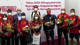 Milli sporcular yurda döndü