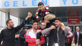 Avrupa Şampiyonu Murat Fırat Şanlıurfa'da coşkuyla karşılandı