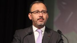 Bakan Kasapoğlu'ndan Akdeniz Oyunları'nda madalya kazanan sporculara tebrik